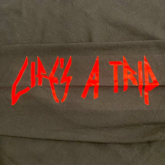 Tripple Redd "Life's A Trip" Long Sleeve Graphic T-Shirt - Size Large - NWT - Picture 4 of 4